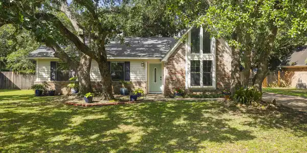 7025 Red Bud Lane