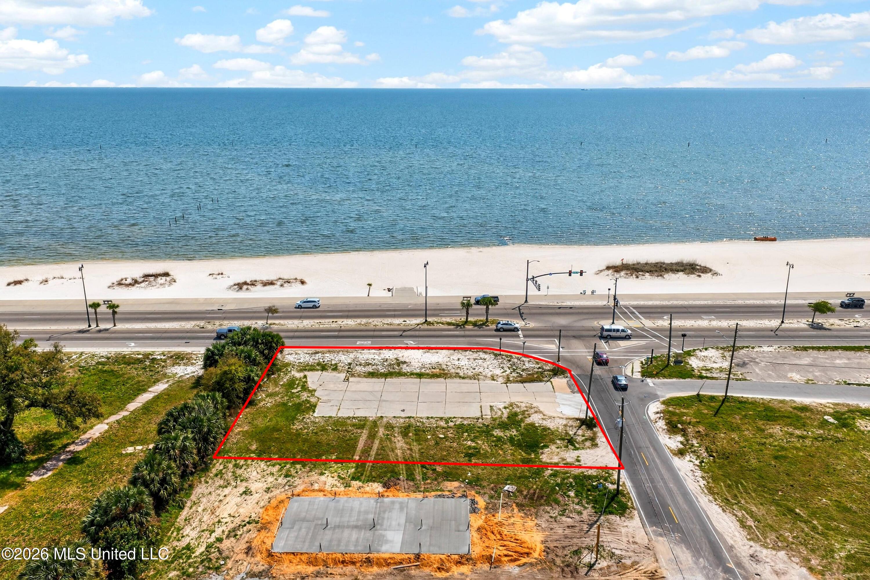 Image 2: BeachDrLot-7