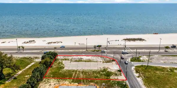 Image 2: BeachDrLot-7