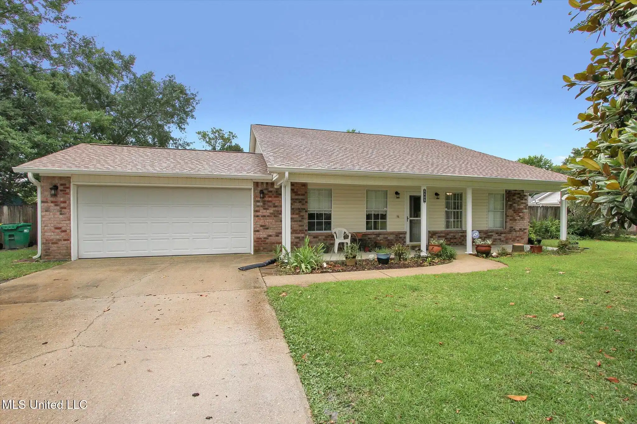 Image 1: Side view of home #2