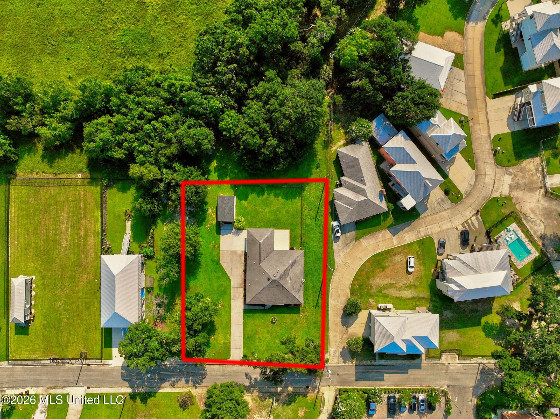 Image 3: 447RusselAve-6