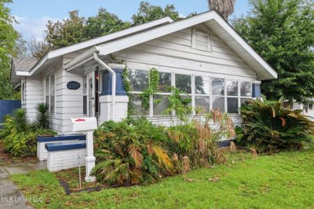 289 Hopkins Boulevard