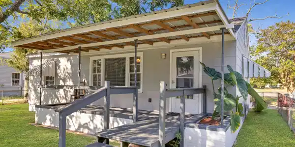 147 Travia Avenue