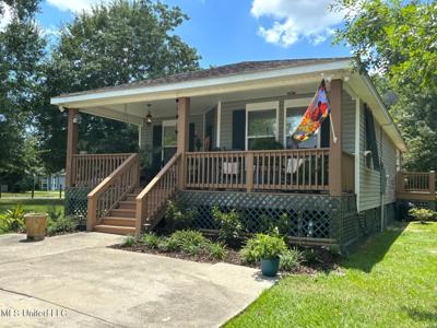 816 Gladstone Street