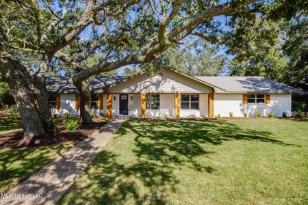 306 Westview Drive