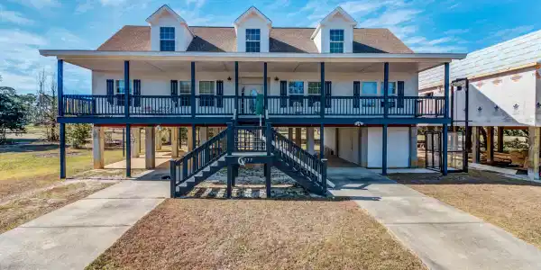 233 Fernwood Drive