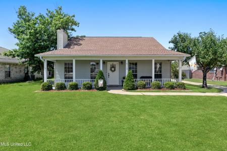 8712 Live Oak Avenue