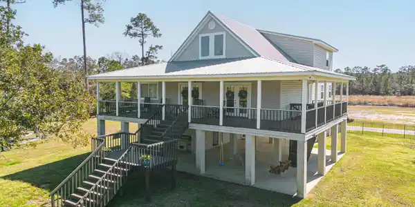 2036 Hollywood Drive