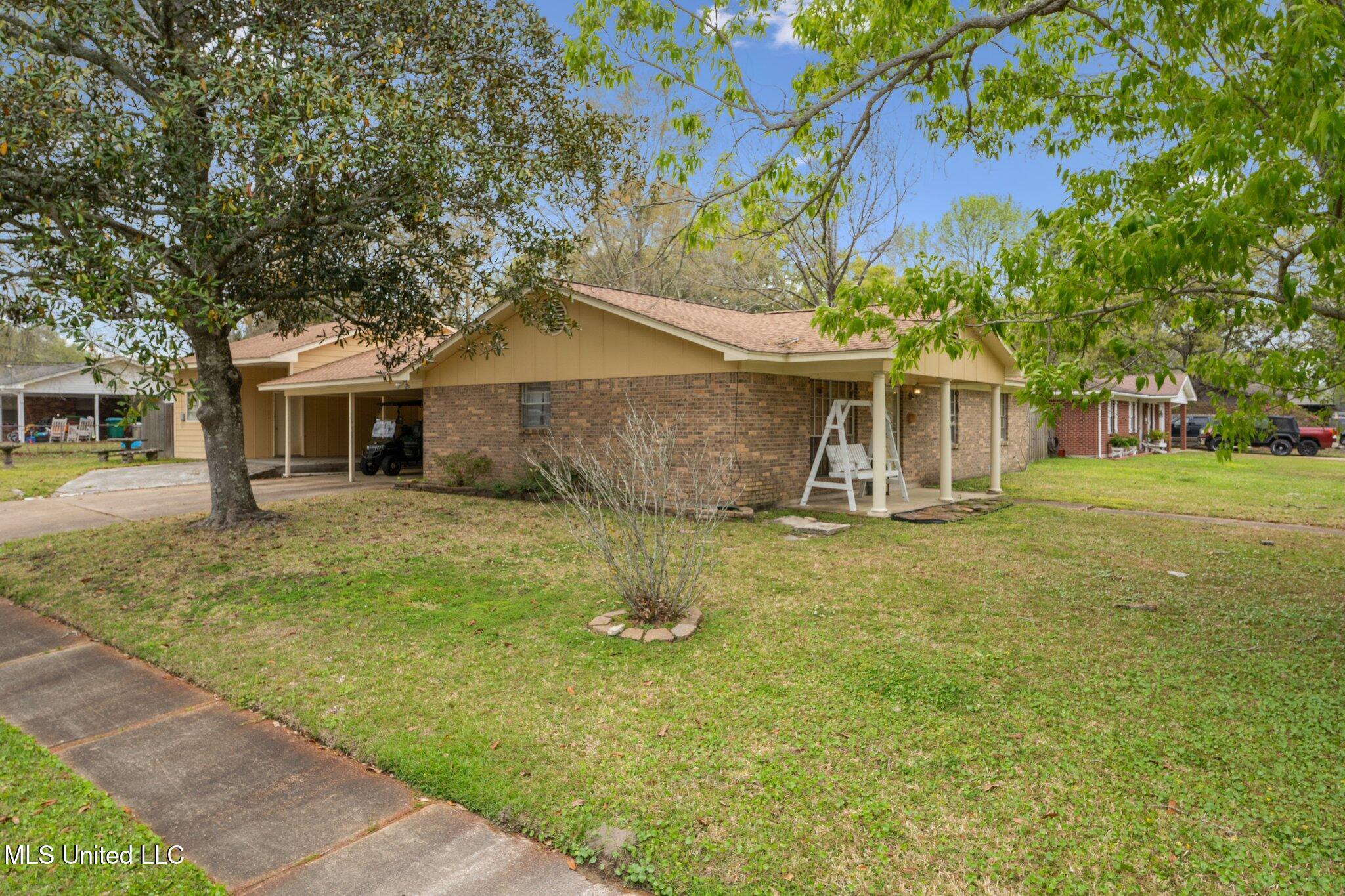 Image 2: 268 Mccool Street-2