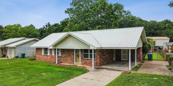202 Hunter Drive