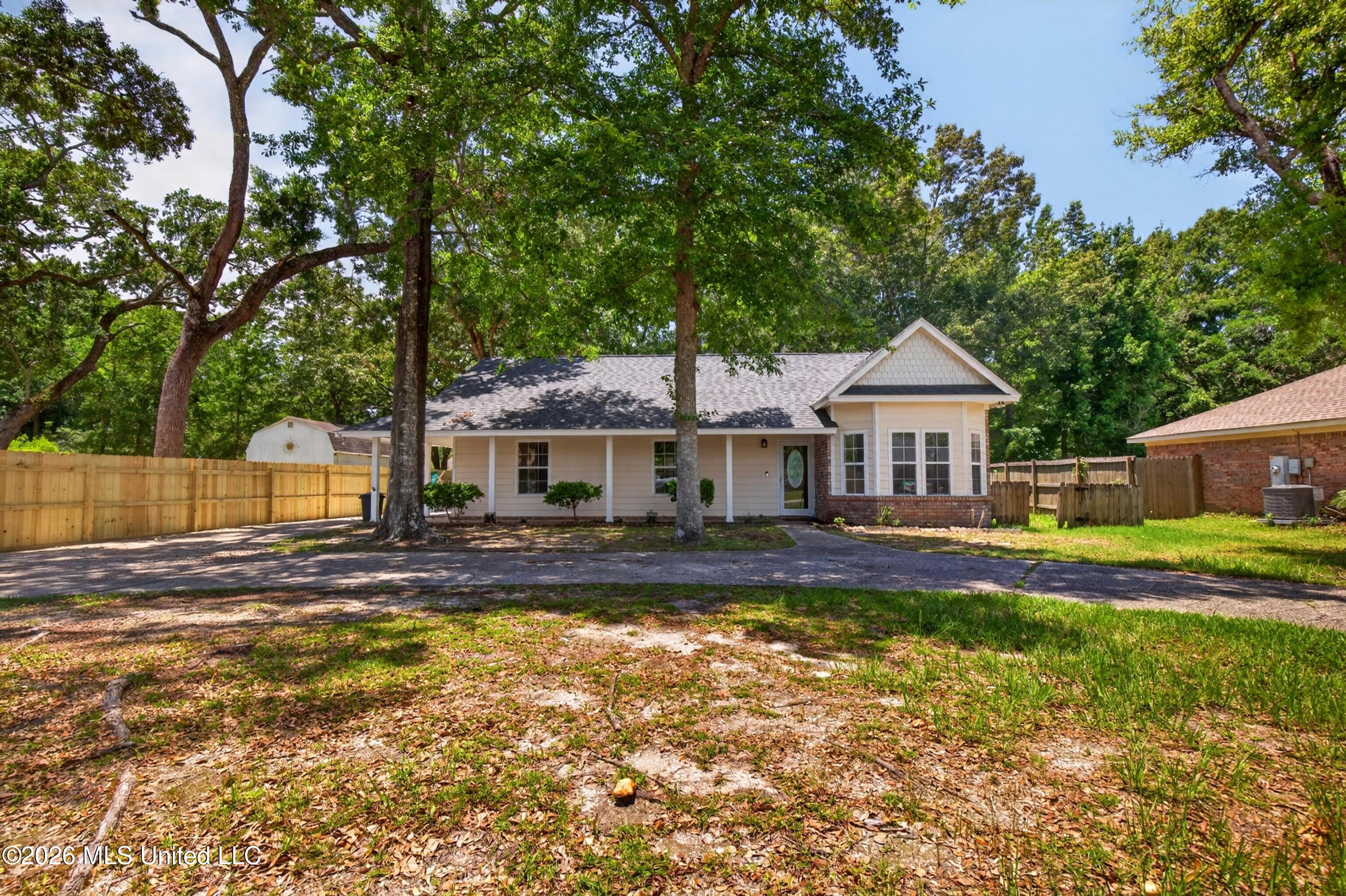 Image 3: 2621BeachviewDr.-1
