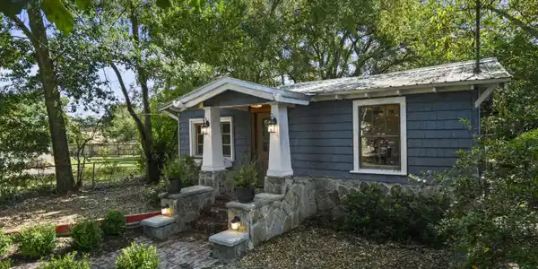 407 Old Pass Road W
