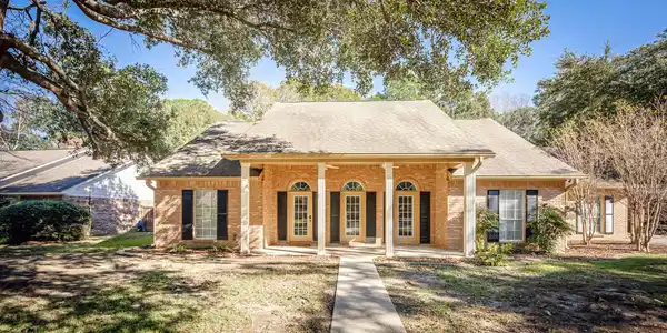3840 Chaumont Circle