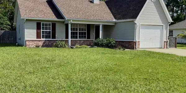 8617 Pinoak Lane