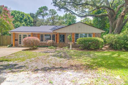 21 Woodglen Drive