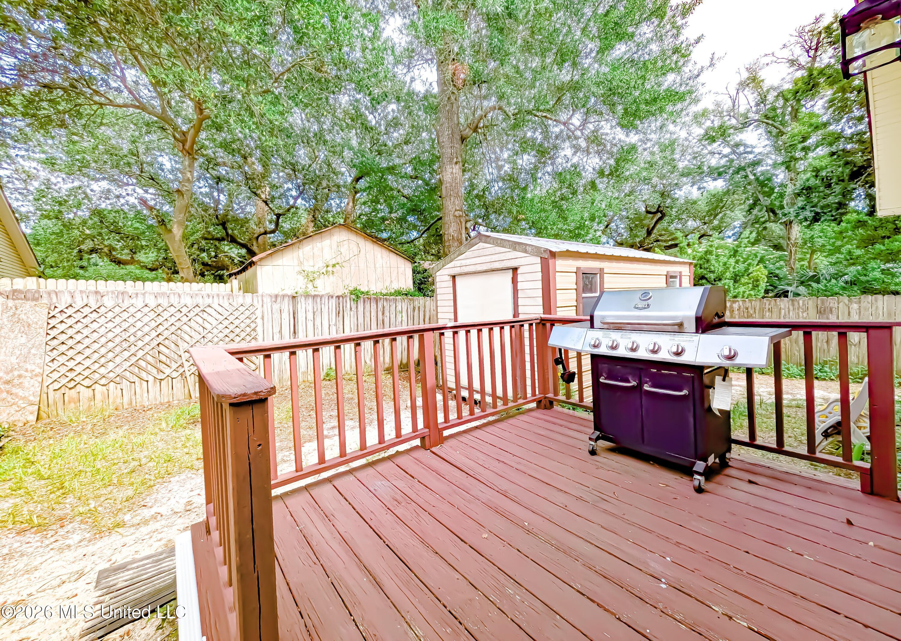 Image 4: Back Deck