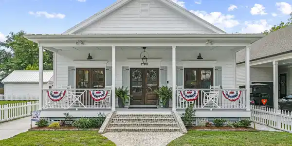 220 Sycamore Street