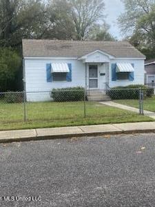 208 Bayly Drive