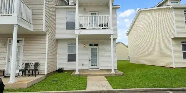 1121 Century Oaks Drive