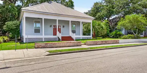 617 Woodward Avenue