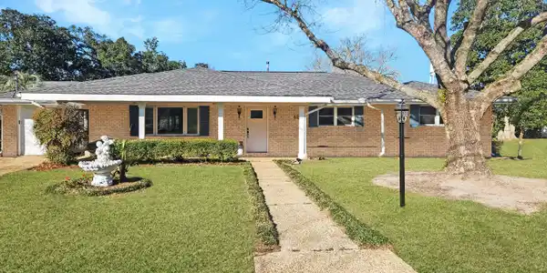 429 Ballentine Street