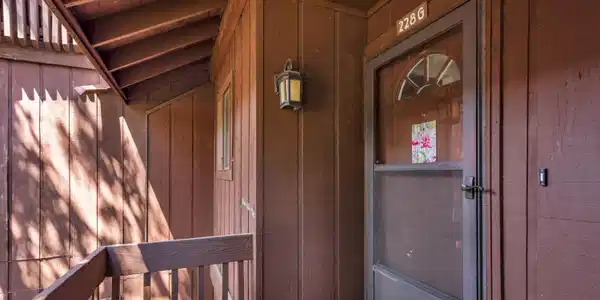 Image 2: 228GMolokaiVillage-2
