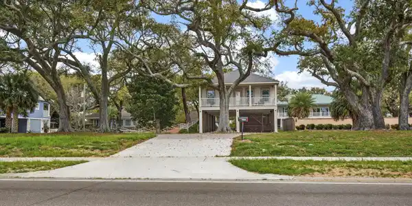 2524 Beach Boulevard