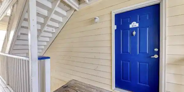 2421 Beachview Drive