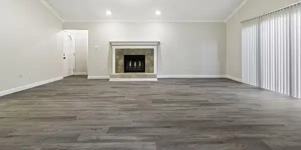 Image 4: 7-web-or-mls-Pecan Pl (9)