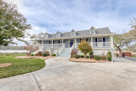 3005 Magnolia Lane
