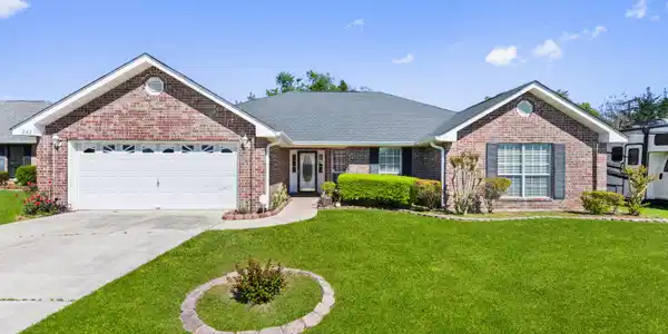842 Eagle Eyrie Drive