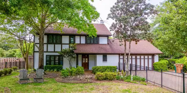 128 Shadowlawn Avenue