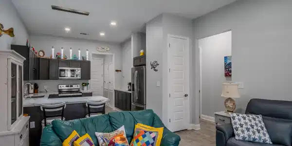 Image 4: 225WinterGarden-14