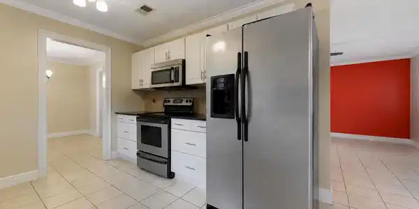 Image 3: Kitchen