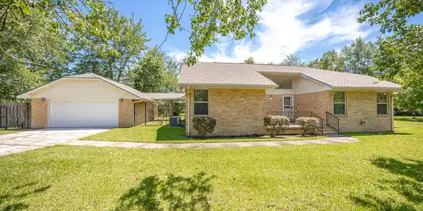 19 Davis Bayou Circle