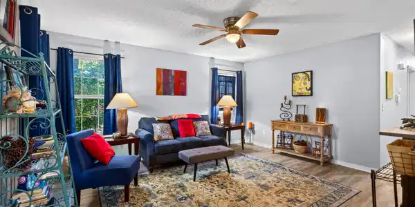 Image 4: 231815thAve-6