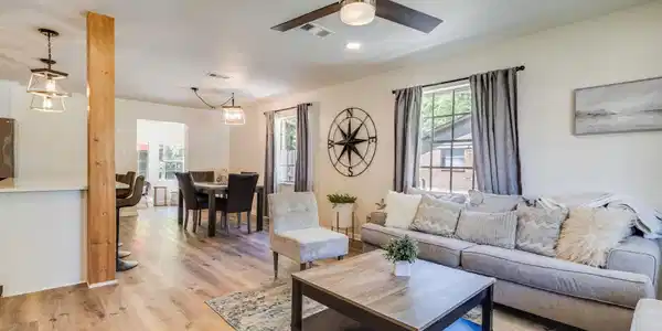 Image 3: Living and Dining Room