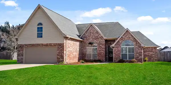 3004 Village Circle