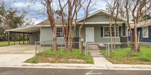 180 Rosetti Street