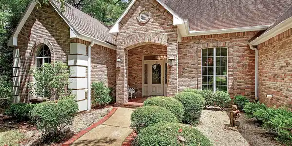 7622 Fairway Drive