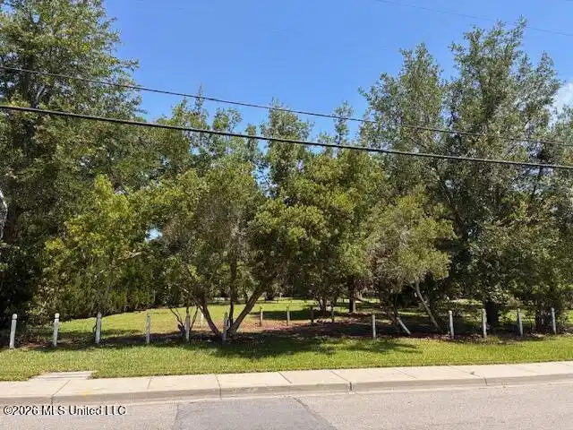 Image 1: 722 724 2nd Street View