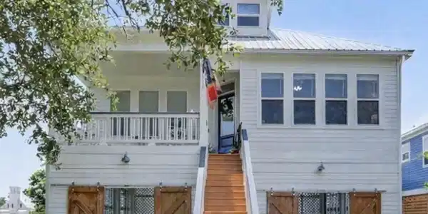 305 Davis Avenue