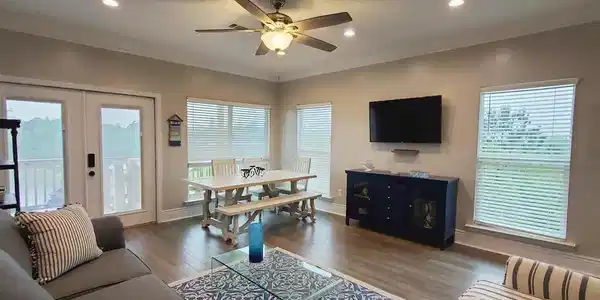 Image 2: Living Room
