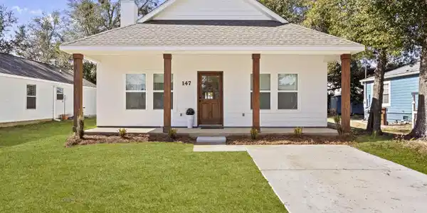 147 Pine Grove Avenue
