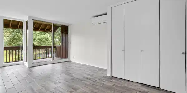 214 Lakeside Villa B