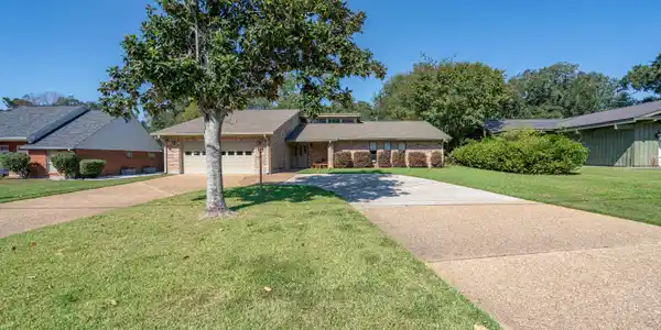 559 Golf Club Drive