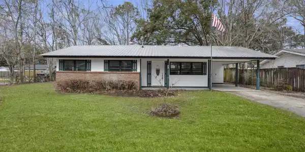 231 Woodland Circle