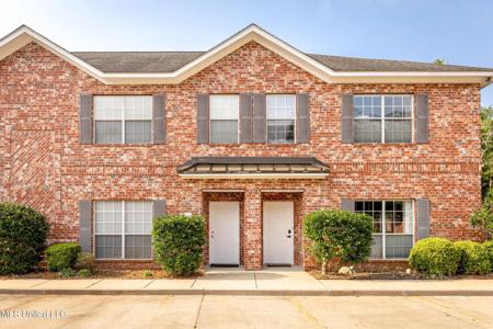 102 Armand Oaks