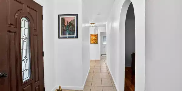 Image 4: 129PirateAve-12