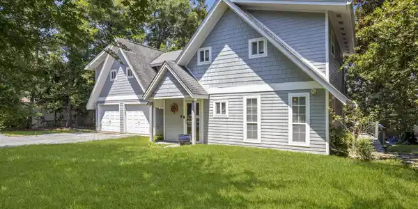 9392 Ridgeview Drive